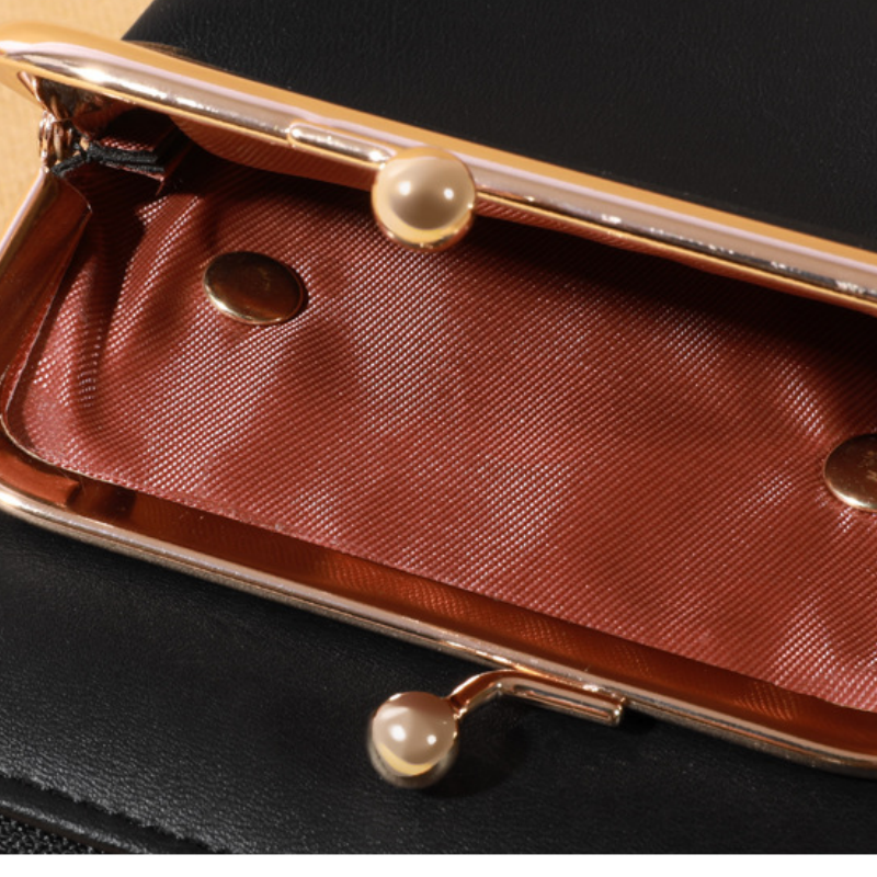 Women’s Retro-Style Shoulder Bag