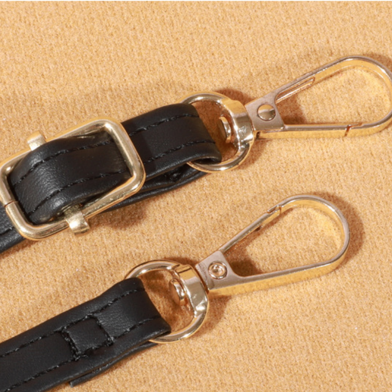 Women’s Retro-Style Shoulder Bag